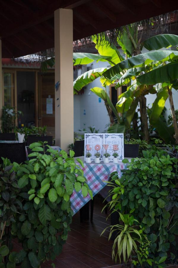 Silk Retreats Thulusdhoo Guest House Екстериор снимка